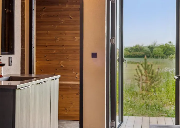 Holiday home Anelle - 500m From The Sea By Interhome *